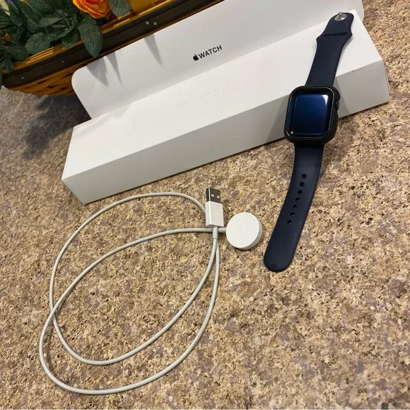 Apple Watch Series 6 GPS 40 mm Blue Aluminum Case Deep Navy SportBand
