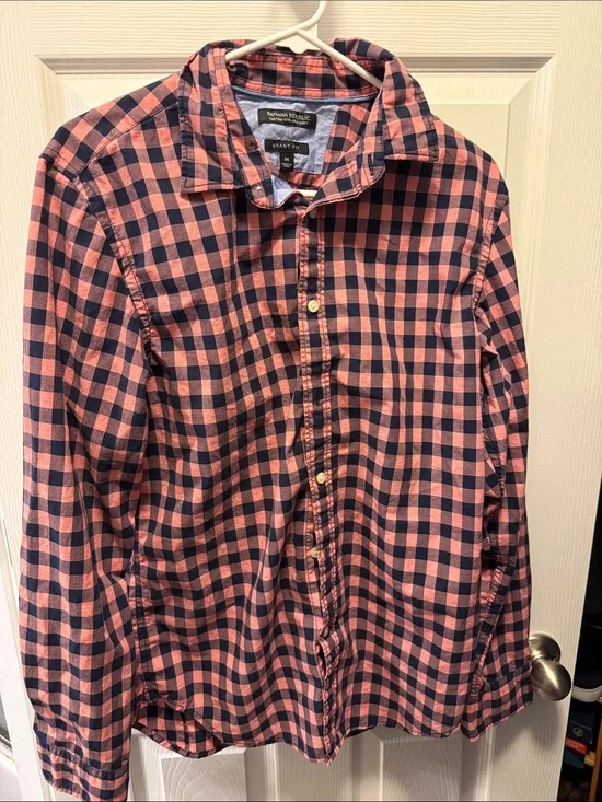 Banana Republic Men's Pink and Navy Check Button-Down Shirt