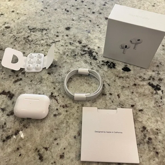 Apple White Wireless Earbuds with Charging Case