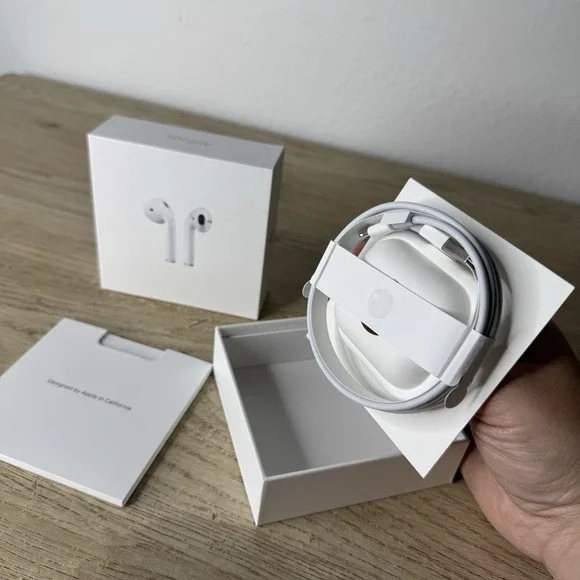EMPTY BOX - Apple Airpods - Inner Packaging‎ - Manuals - Charging Cord MRXJ2AM/A