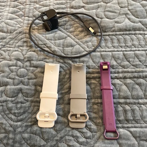 Fitbit band bundle and charger - 4 piece set