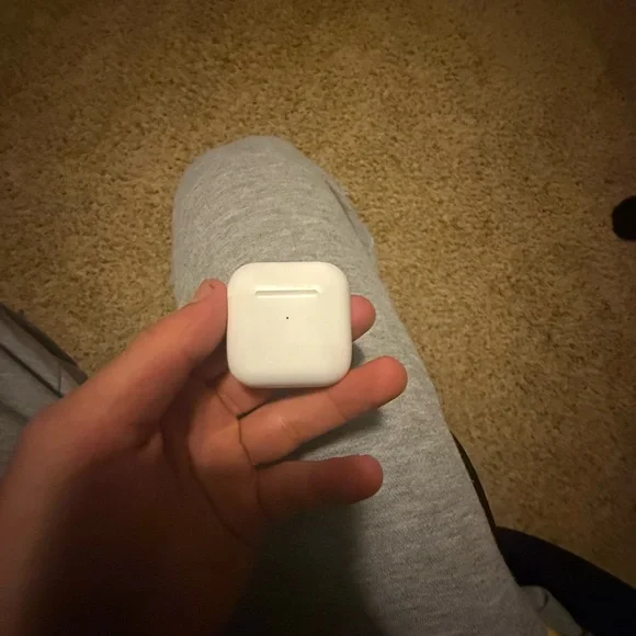 Wireless Earbuds Charging Case - White