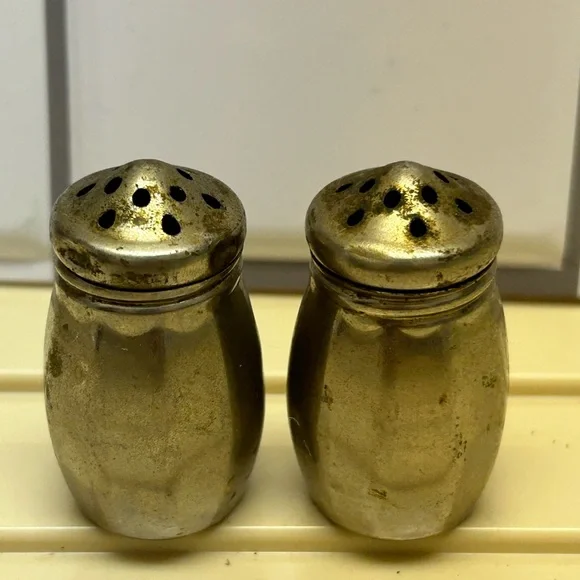 Vintage Set Small Baronial Plate Panel Salt & Pepper Shakers Silver Tone