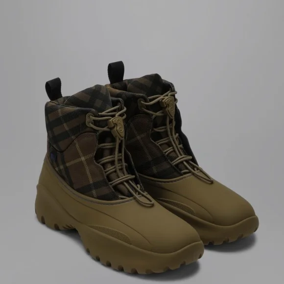 Burberry - Check Scoot Trek Furrow Boots NIB