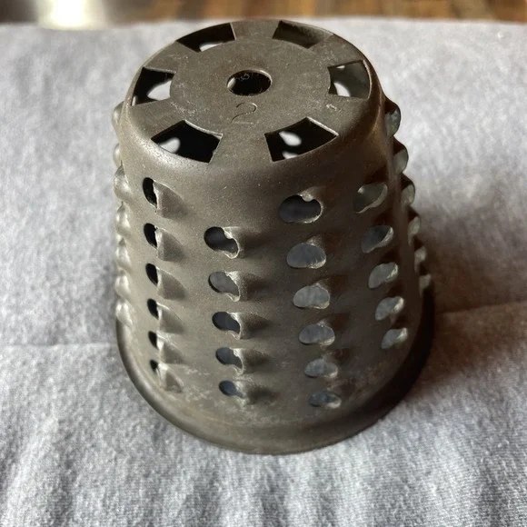 VINTAGE SALAD MASTER FOOD PROCESSOR REPLACEMENT‎ PART CONE # 2 SHREDDER