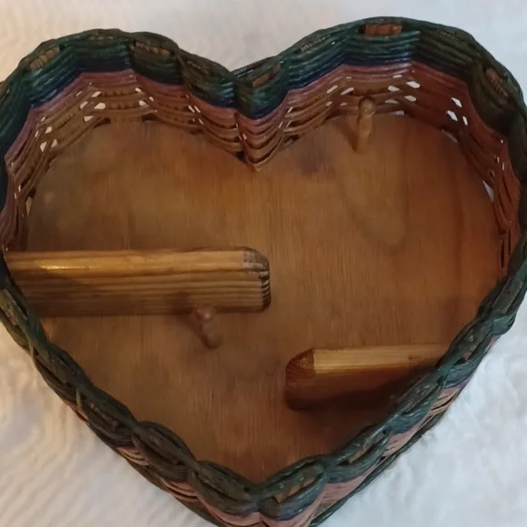 Handcrafted Heart Wooden Wicker Shelf Florida State Fair Signed 2005 15 Wx14 L