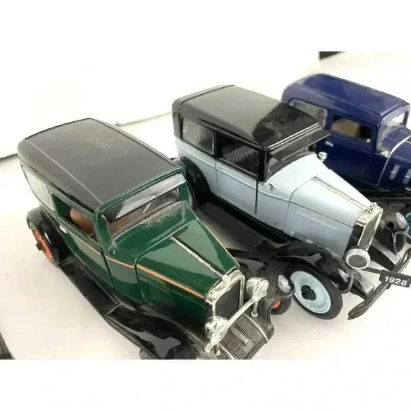 Lot of 7 Diecast Maisto Chevy Ford‎ Model T Toy Cars Collectibles
