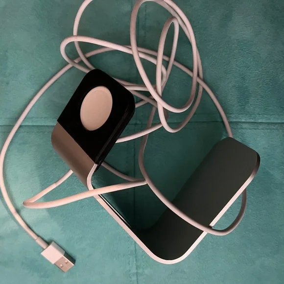 APPLE WATCH CHARGING STAND