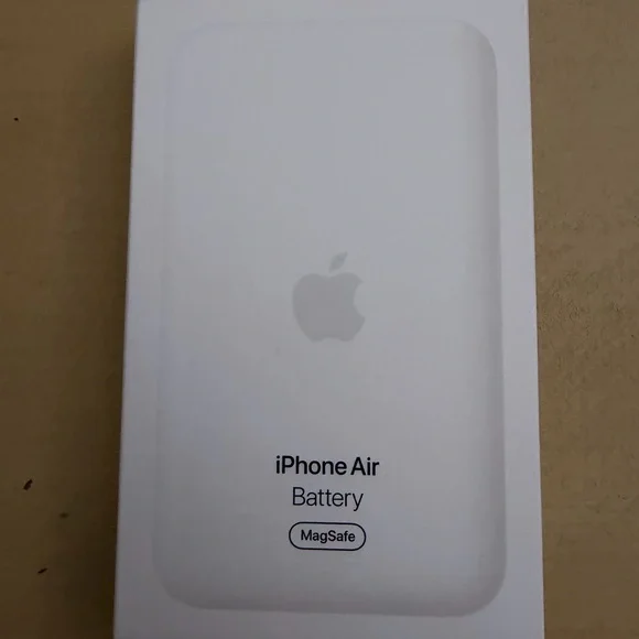Apple MagSafe Battery Pack - White