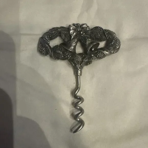 New - Pewter Wine Bottle Opener Bells Wreath‎ Design Corkscrew Christmas Winter
