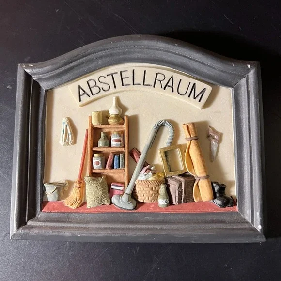 German Holzschnitzerei Abstellraum Vtg Resin Wall Plaque Folk Art 3D Schuster