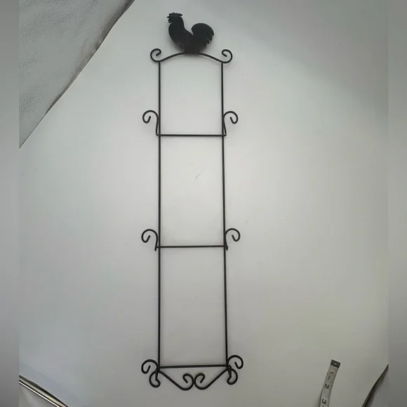 Black Metal Rooster Wall Plate Hanger