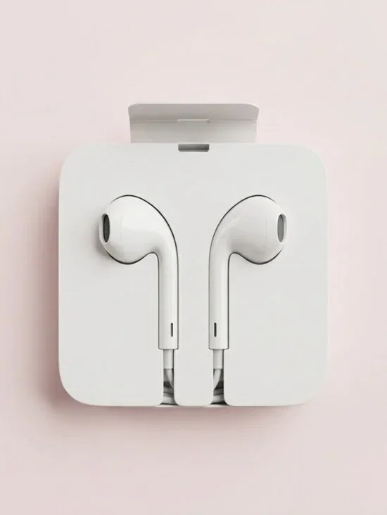 [FREE] NWT Apple White‎ Earbuds