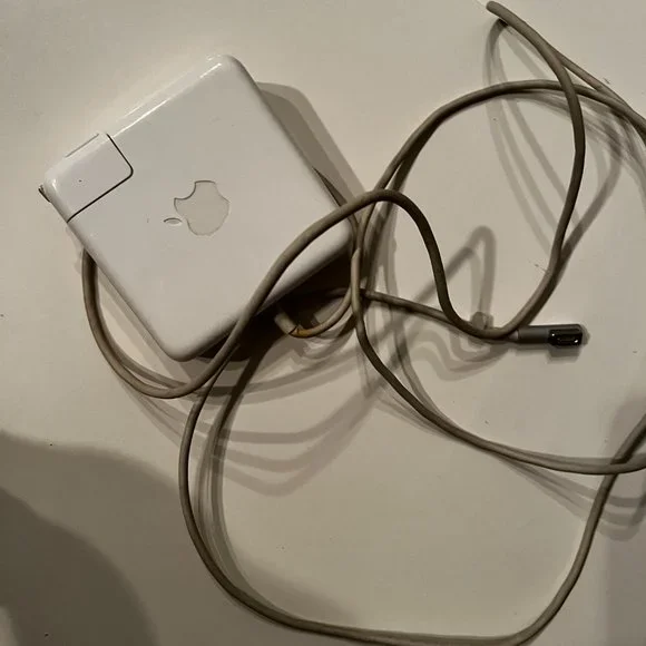 Apple MagSafe 1‎ Laptop Charger Previously Owned