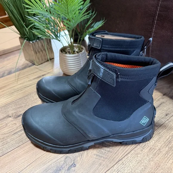 Men’s‎ Black Muck Boots sizes 12,13,14 insulated, waterproof, mid zip,APEX