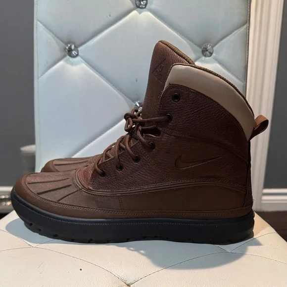 Nike Men's Brown Leather Snow Boots