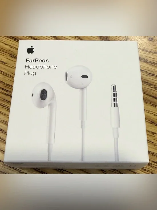 Apple EarPods with 3.5mm Plug — White
