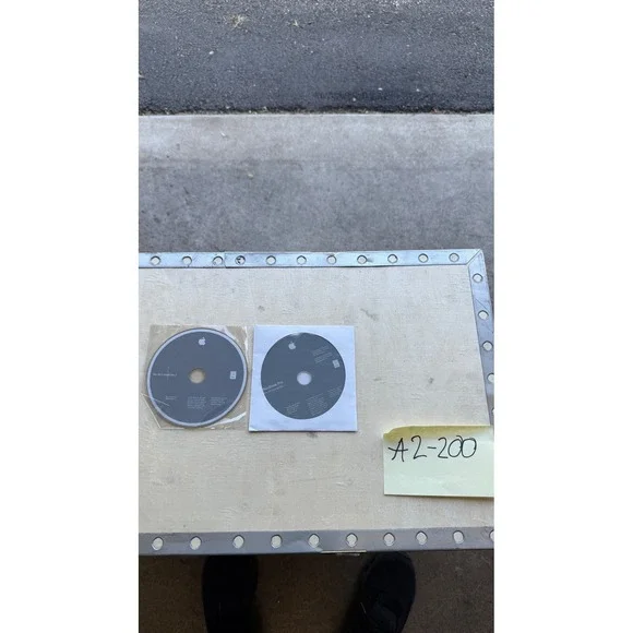 Apple MacBook Pro Mac OS X Install Disc 1 & 2 Set 10.4.6