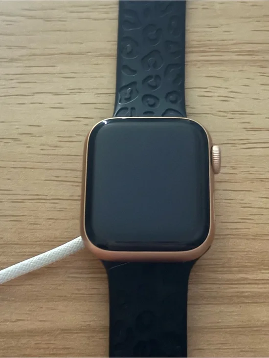 Series 4 Rose Gold 40mm Apple Watch