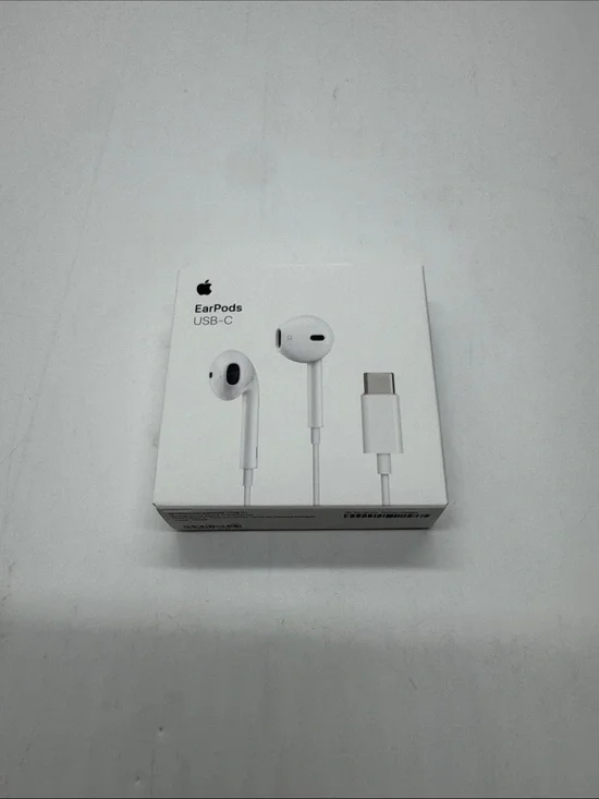 Apple EarPods with USB-C Connector in White # 0035
