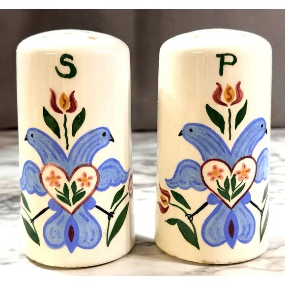 VTG SALT & PEPPER SHAKER‎ CERAMIC W/BLUEBIRD~ DUTCHMAN 4.25