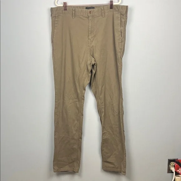 Banana Republic Aiden Pant men's 38x36 khaki pants