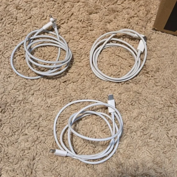 Apple USB C to Lighting‎ Charging Cable Bundle