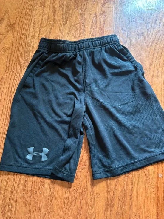 Under Armour Black Athletic Shorts with Moisture-Wicking Fabric