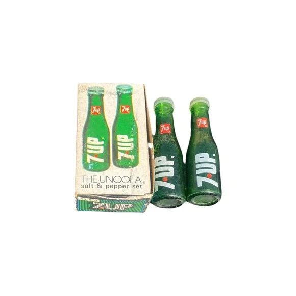 VTG MCM 7 Up The Uncola Salt & Pepper Set Glass 4