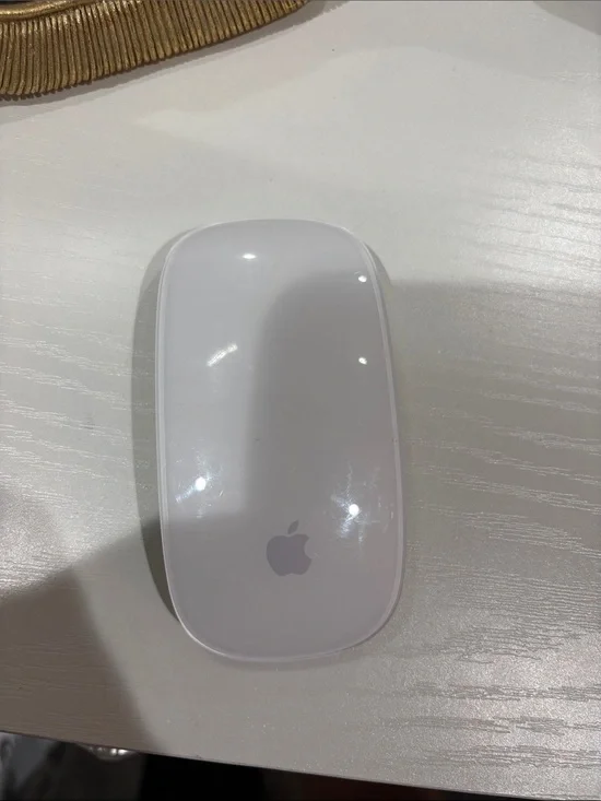 Apple White Magic Mouse - Bluetooth Multi-Touch Mouse