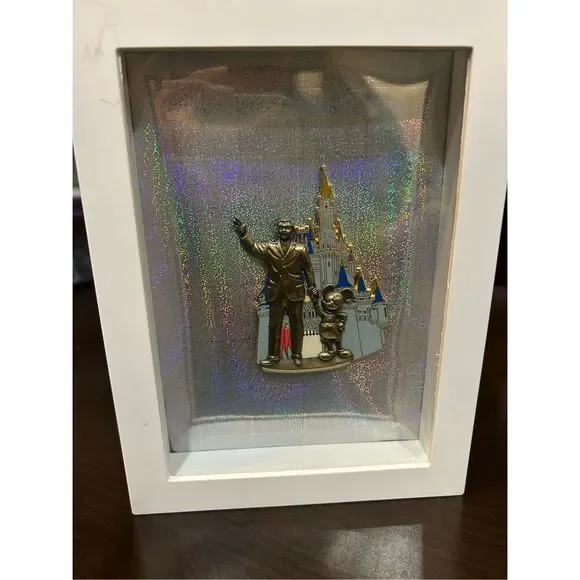 Official Disney Trading Pin Partners Statue Walt & Mickey Mouse Castle 3D 2005