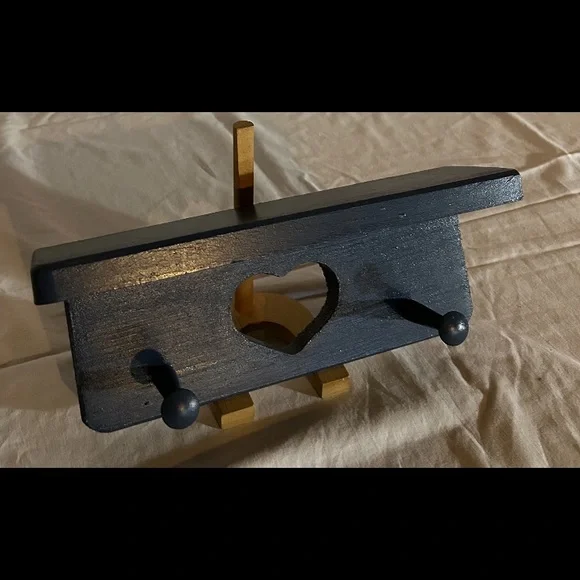 Charming Handmade Heart Wall Shelf