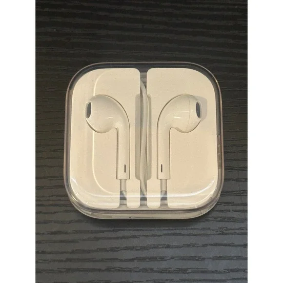Apple EarPods Wired Headphones with 3.5mm Plug and Mic White MD827LL/A
