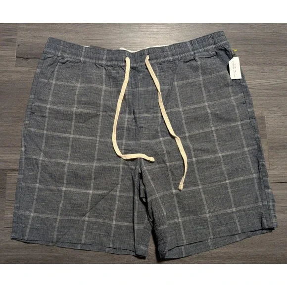 NWT Banana Republic Men's Dark Gray Window Pane Plaid‎ Deck Short Size XL 40x8