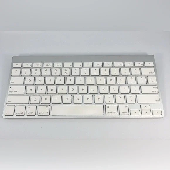 Apple Wireless Keyboard Bluetooth A1255 MB167LL/A Silver White OS X Mac