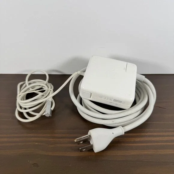 Apple 85W MagSafe 1 Power Adapter MacBook Pro Charger A1343 White Fair