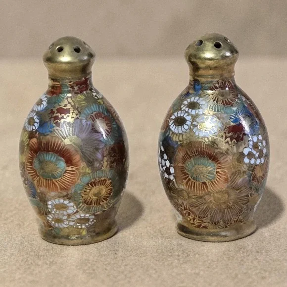 Vtg Japan Handpainted Gold Floral Salt Pepper Shaker Set 2 Signed 2.75