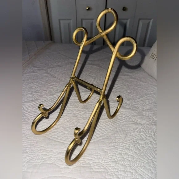 Chic Gold Metal Display Easel