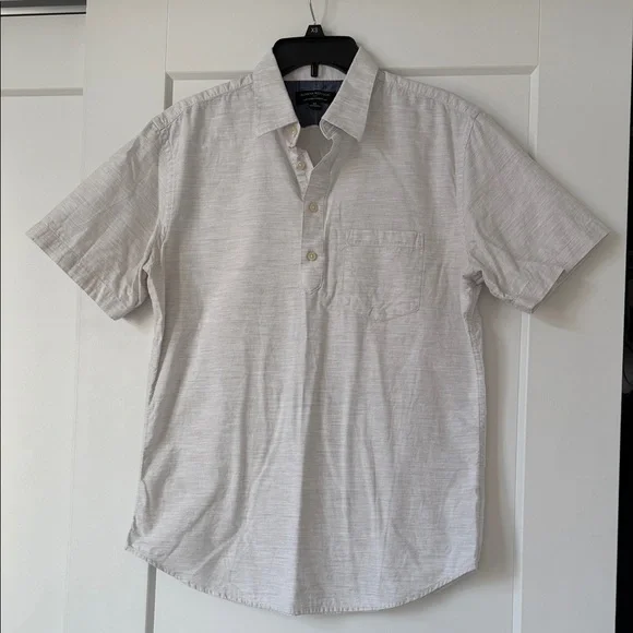 Banana Republic Men's Casual Short Sleeve Shirt - Light