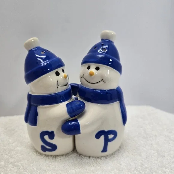 Vintage Handpainted Ceramic Hugging Nestled Snowman Salt & Pepper Shakers Blue
