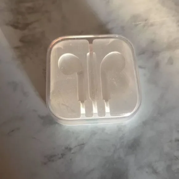 Empty Apple Earphones Case