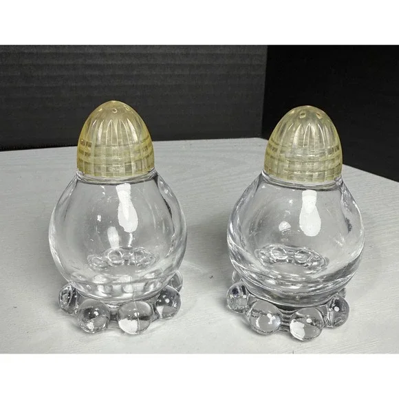 Vintage Candlewick Imperial Glass Salt and Pepper Shakers w/ Plastic Top.