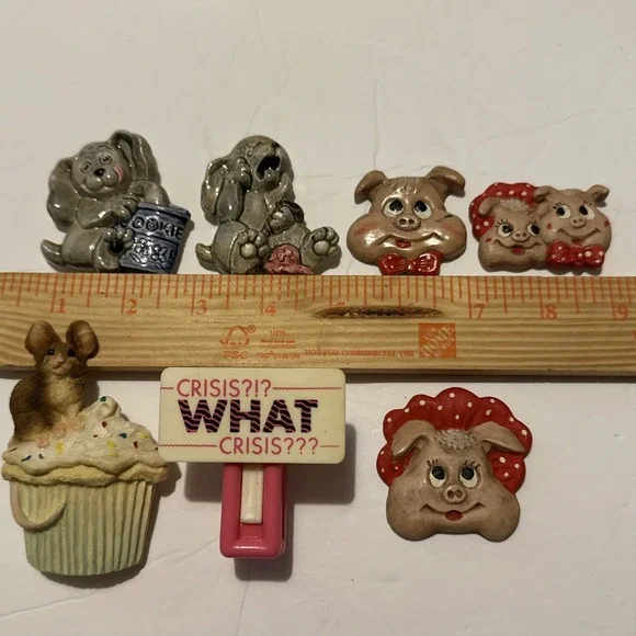 Lot of 7 Vintage 80s/90s Glass Plastic Pig Dog Mouse Refrigerator Magnets Retro