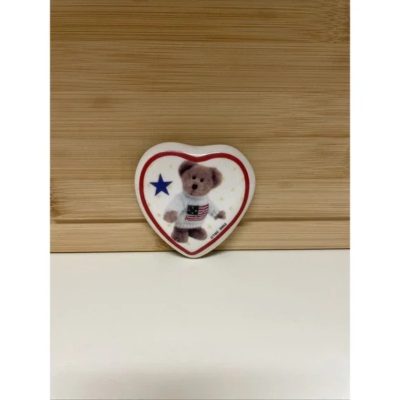 VINTAGE TBC 2002 Patriotic Boy Bear Heart Shaped Fridge Magnet Rare