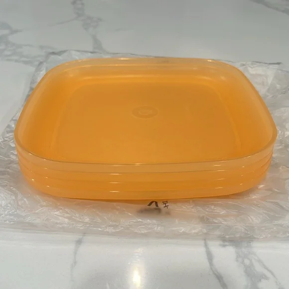 Tupperware Plates!!
