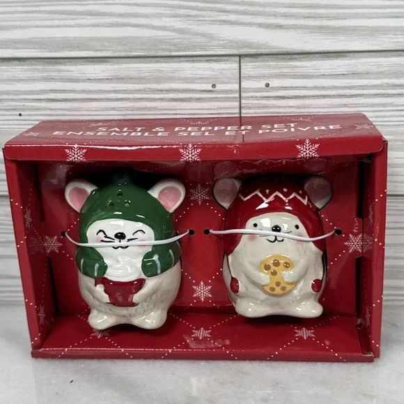 NIB CHRISTMAS/HOLIDAY MOUSE SALT AND PEPPER SHAKER SET 10 Strawberry Street