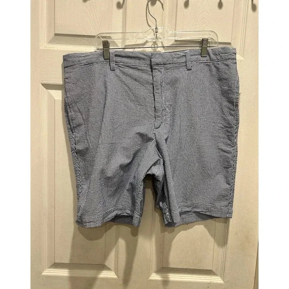 Banana Republic Aiden Club Short Mens 38 Blue White Seersucker Striped Shorts