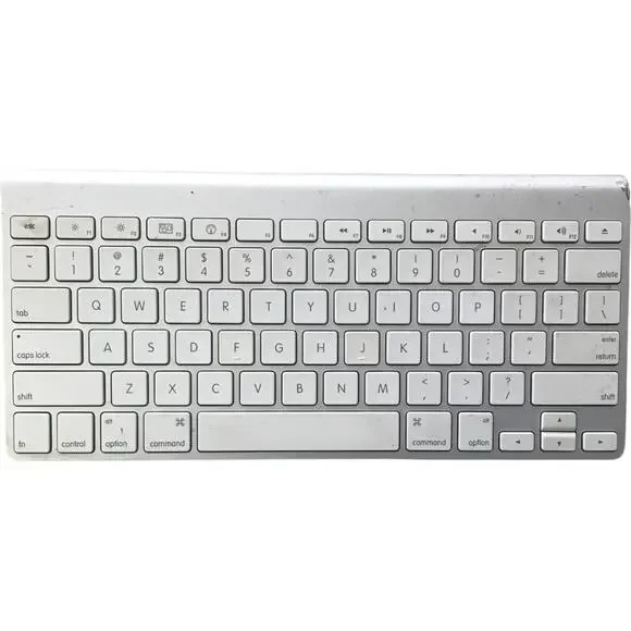 Apple A1314 Wireless Bluetooth Magic Keyboard Silver Rated 3.0v DC