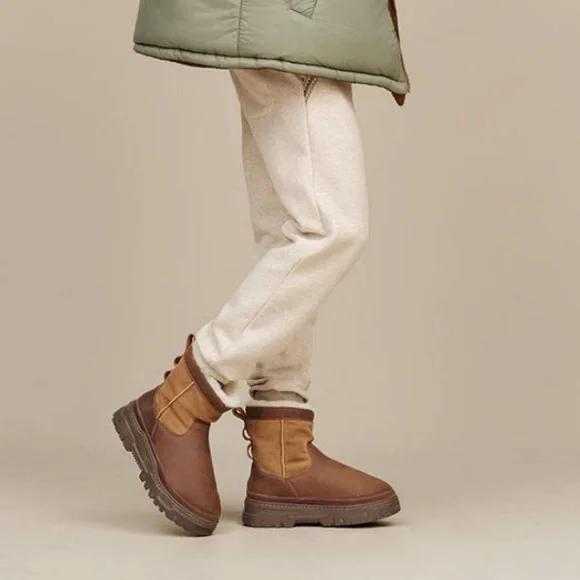 UGG Brown Heritage Pull-On Trailgazer Boots men size 9 gently used