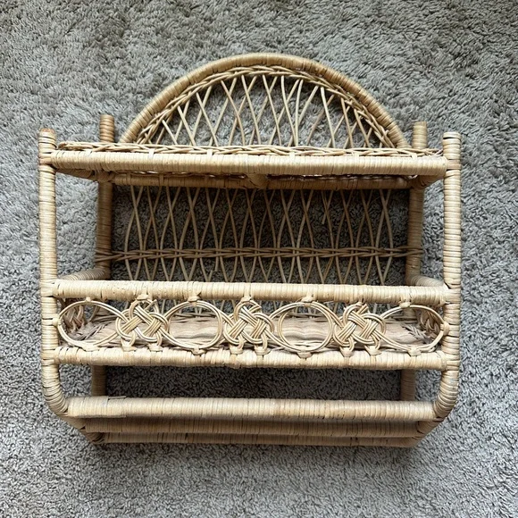 VTG 80's Boho Natural Rattan/ Wicker Wall Display Shelf - Neutral Tan